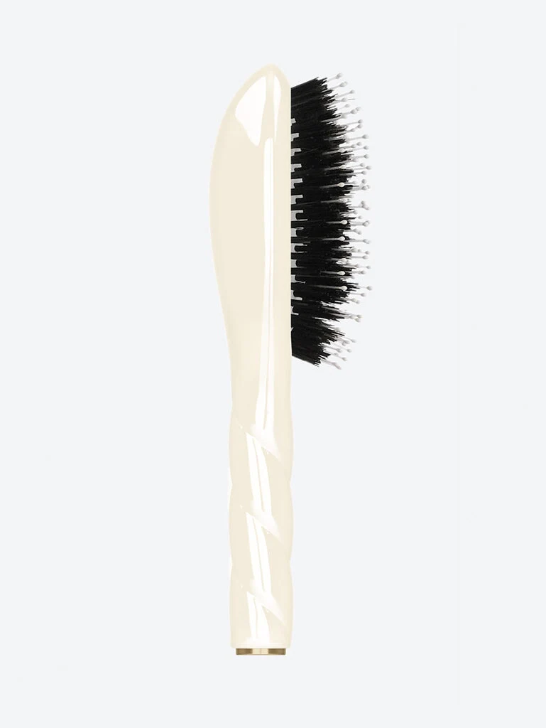 N.03 the essential soft baby brush creamy white - Image 2