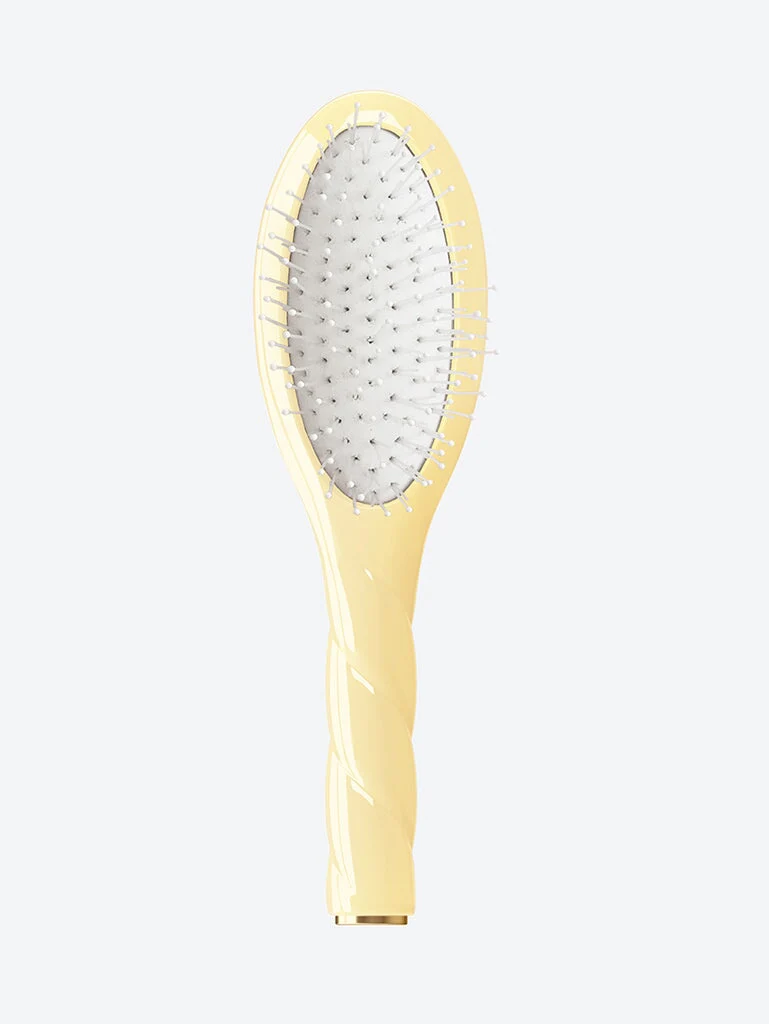 N.04 the miracle baby brush cair
