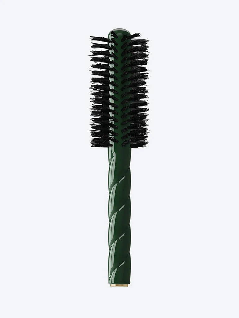 The brushing brush