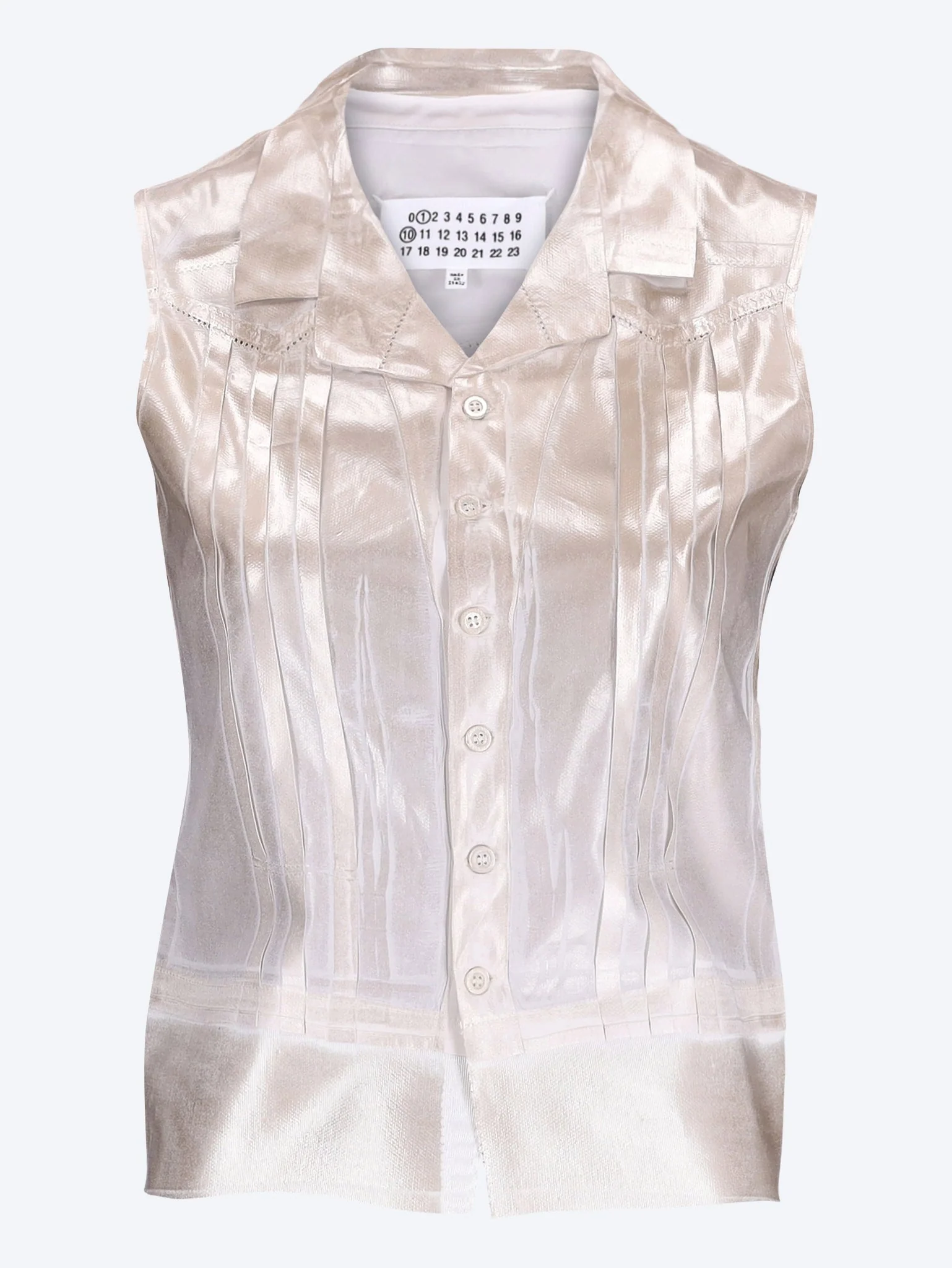 Sleeveless shirt