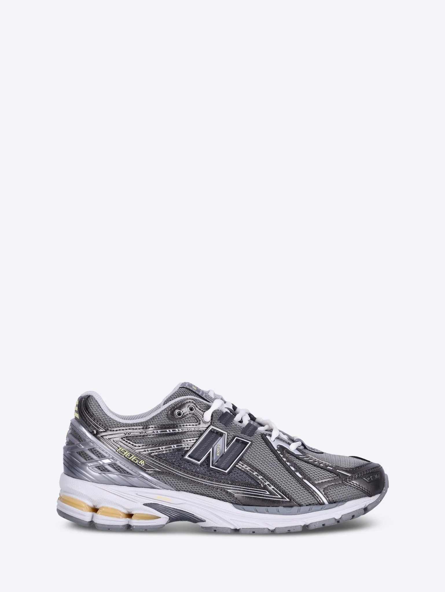 U1906rv1 sneakers