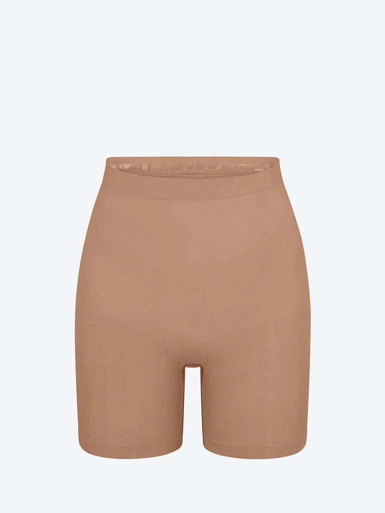 Seamless sculpt mid thigh short